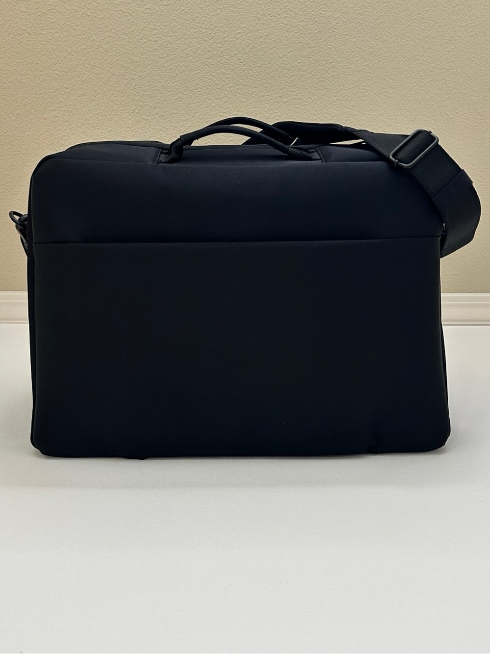 BEIS Black Travel Weekender Vacation Duffle Bag - Picture 4 of 9